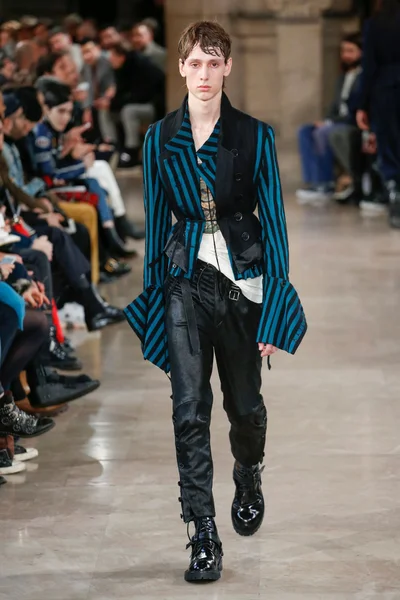 Look 24